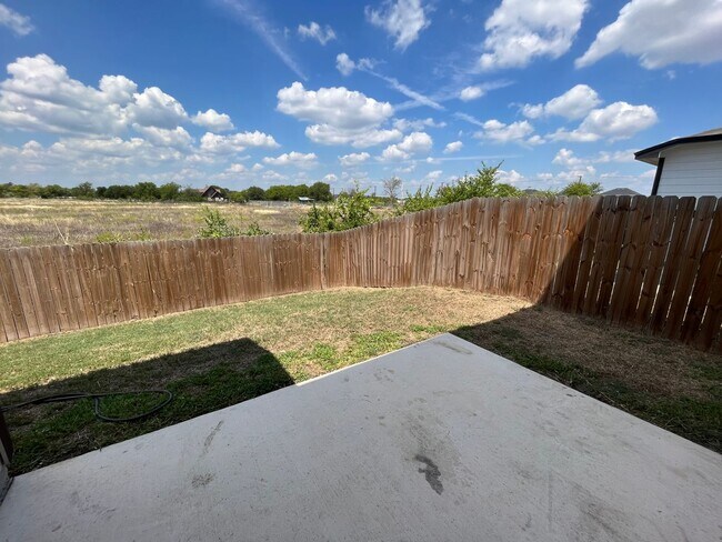 Building Photo - Townhome for rent