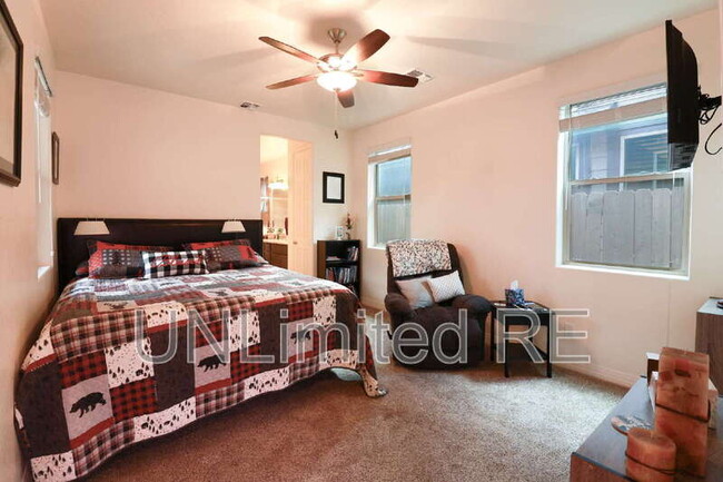 Building Photo - 2429 W Bruce Balle Dr