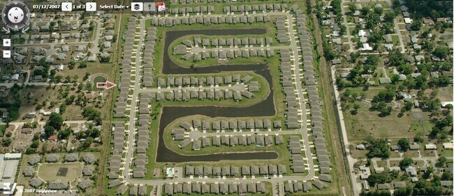 Building Photo - 993 E 13th Sq