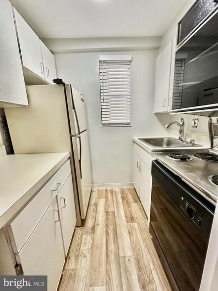 Building Photo - 2141 I St NW