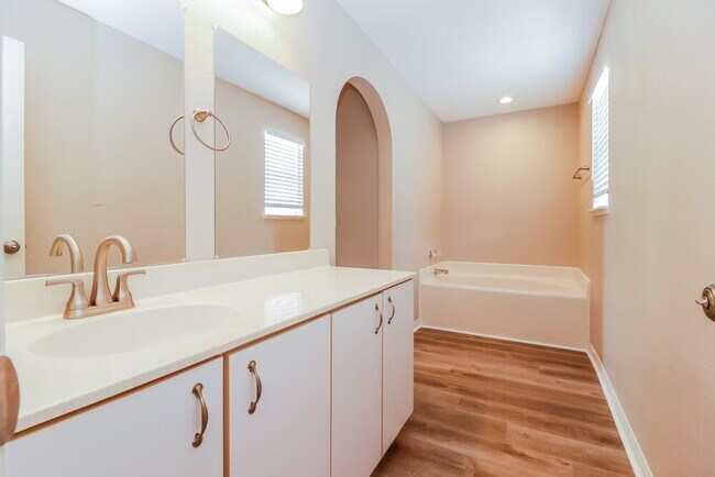 Building Photo - 1108 Cambourne Dr