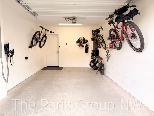 Building Photo - Gorgeous 2021 Fremont/Wallingford 3BR Overlooking Downtown, Mt Rainier & SLU, Garage w/EV Chgr, W...