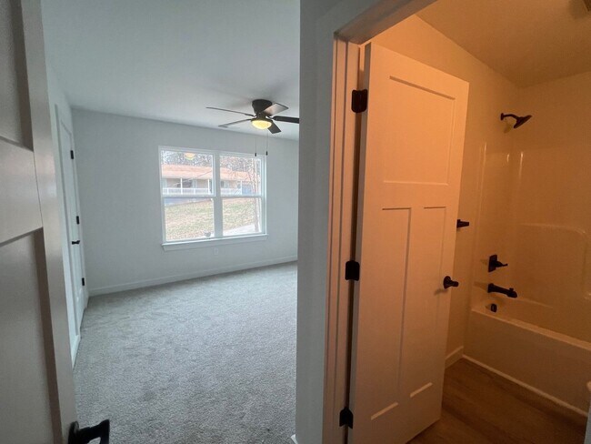 Building Photo - 9TH Ave Dr NE 2287-2289