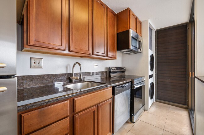 Building Photo - 1 Bed 1 Bath 1 Parking Condo in Makiki