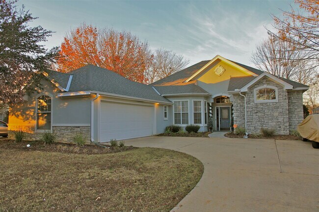 Primary Photo - 8713 ROBINS LOOK CT