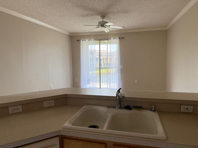 Building Photo - 5681 Bentgrass Dr