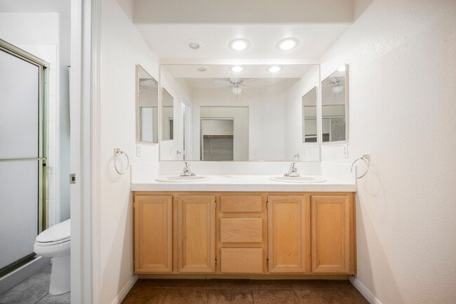 Building Photo - Summerlin - Single Story Townhome -