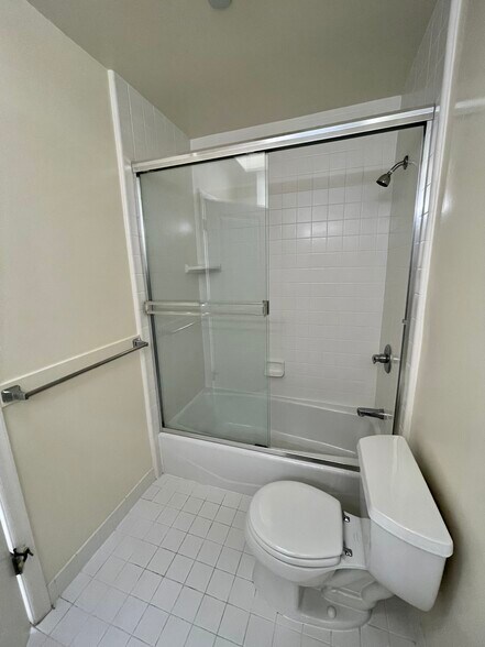 Building Photo - 1798 39th Ave