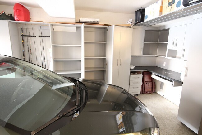 Building Photo - 3 Bedroom UTC/La Jolla Townhome
