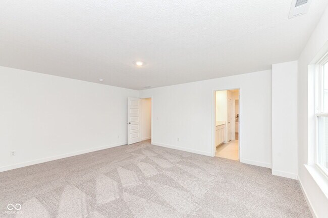 Building Photo - 16913 Sherwin Ct