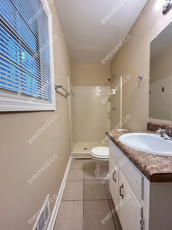 Building Photo - 3780 Cedar Hurst Way