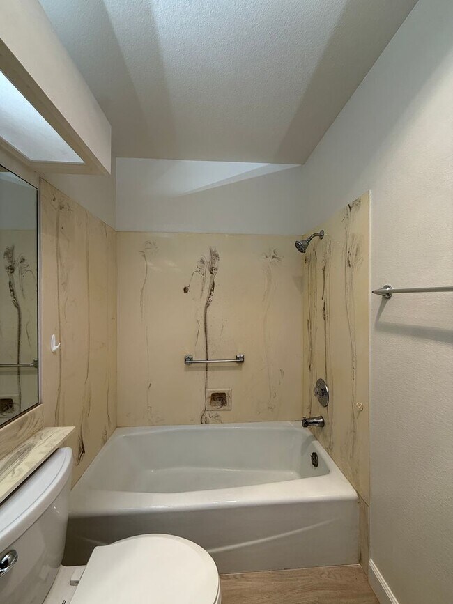 Building Photo - Orcutt Single Story Condo in The Gated Community of Creekridge Villas