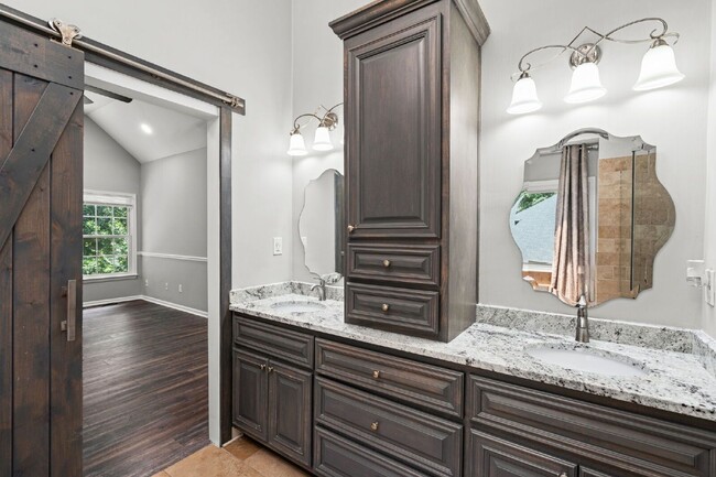 Building Photo - 11355 Vedrines Dr