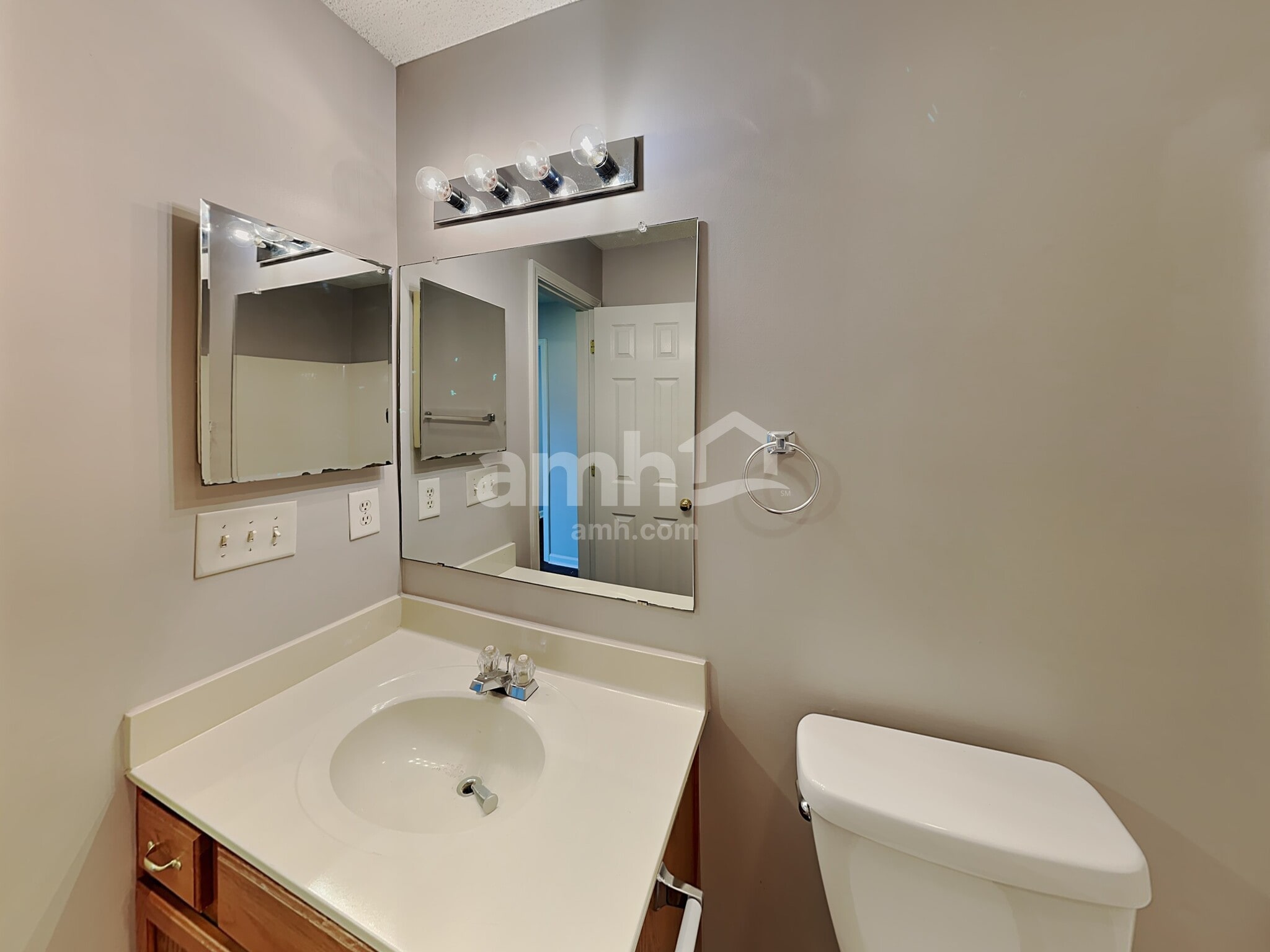 Building Photo - 1333 Harland St