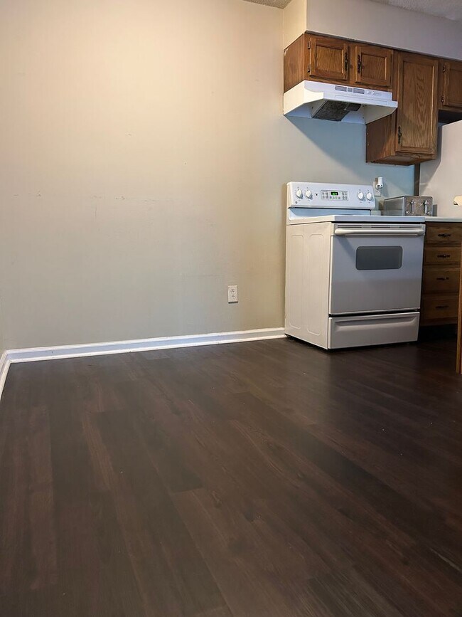 Building Photo - 9629 Vinca Cir