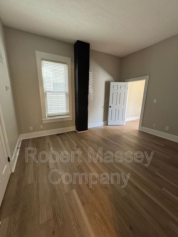 Building Photo - 1618 Ellwood Ave