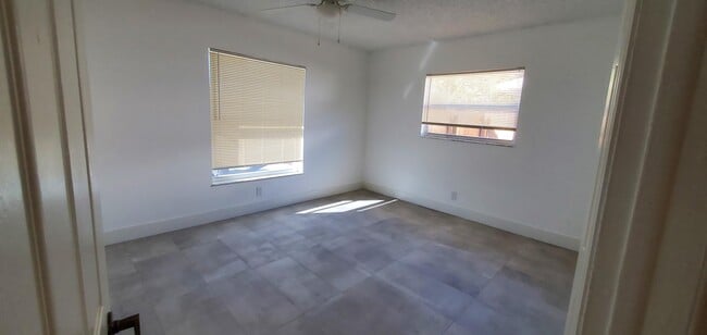 Building Photo - 2872 N Dixie Hwy