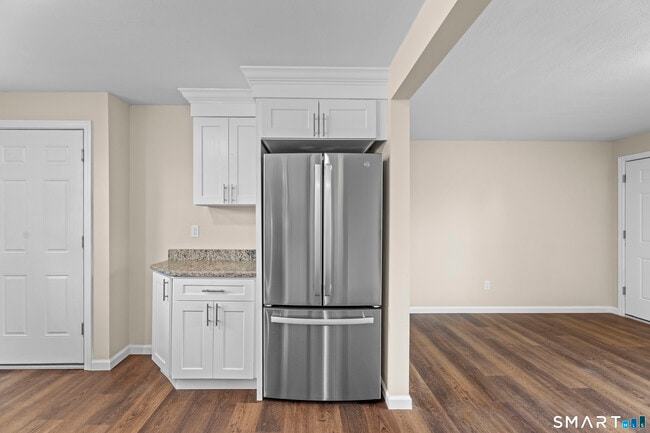 Building Photo - 194 South End Rd