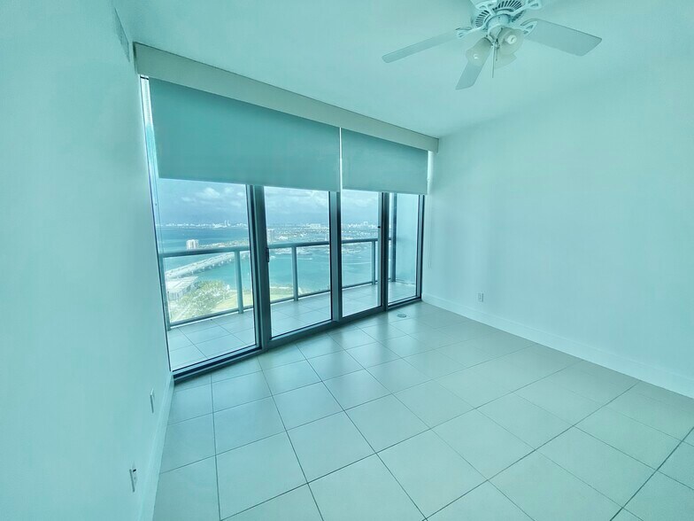 Building Photo - 888 Biscayne Blvd