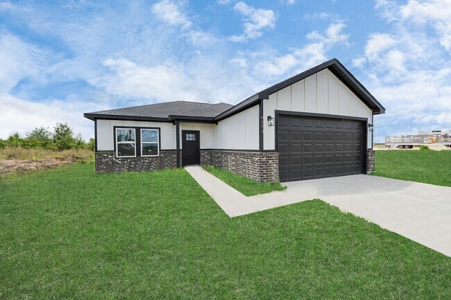 Building Photo - 6273 Rd 5503