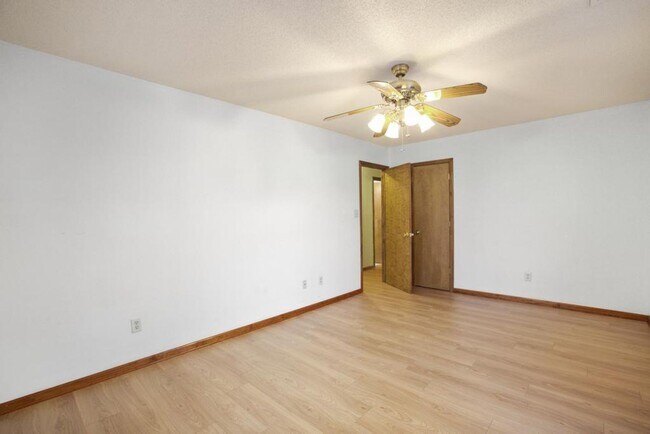 Building Photo - Community Water Access! Gorgeous Home!