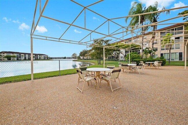 Building Photo - 13001 SW 11th Ct