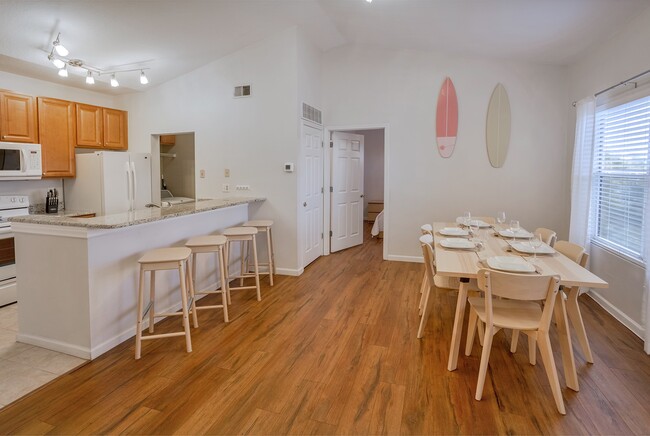 Dining/kitchen - 10764 70th Ave