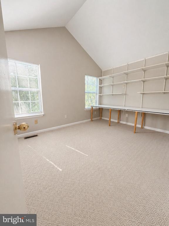 Building Photo - 982 Yachtsman Way