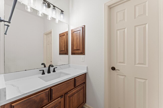 Building Photo - 3 N Beech Springs Cir