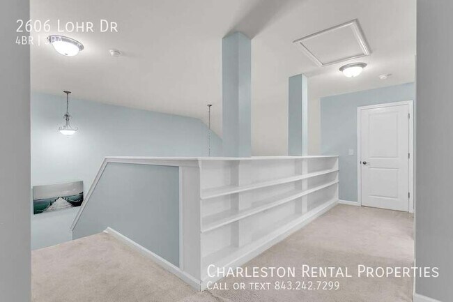 Building Photo - 2606 Lohr Dr