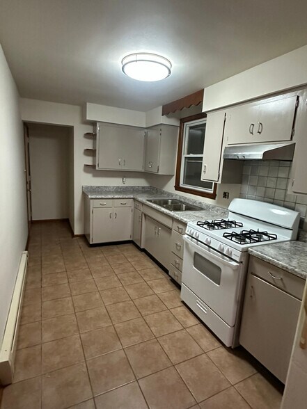 Building Photo - 10410 Arizona St