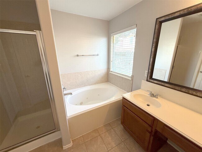 Building Photo - 2414 Alcove Foster Ct