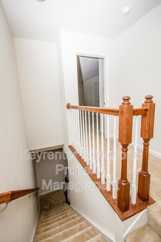 Building Photo - 8986 Ringview Dr