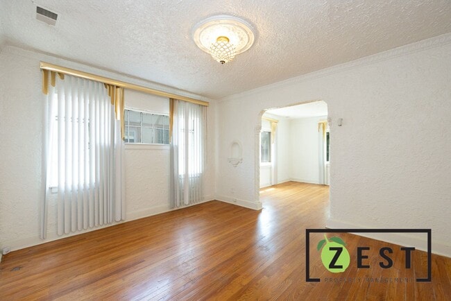 Building Photo - 17352 Roselawn St