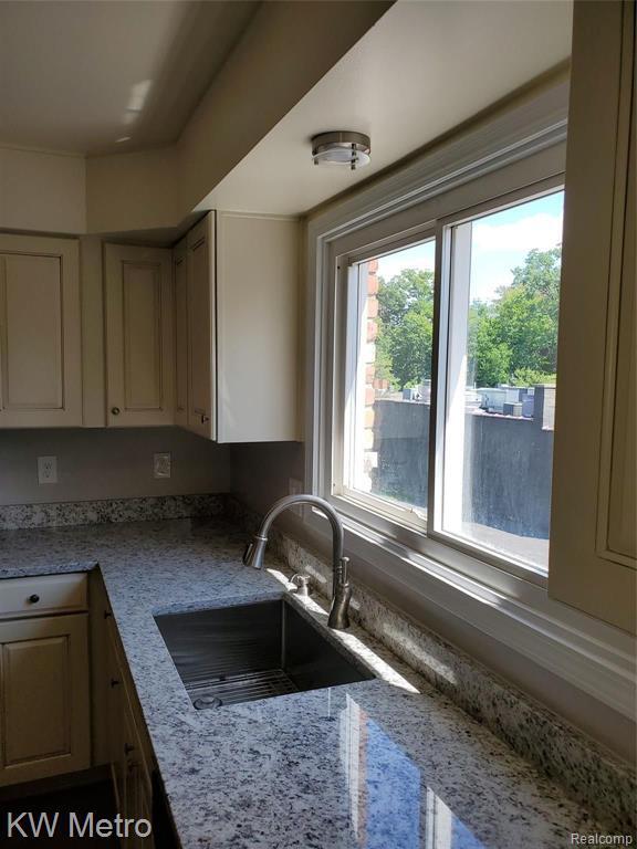 Building Photo - 553 N Old Woodward Ave