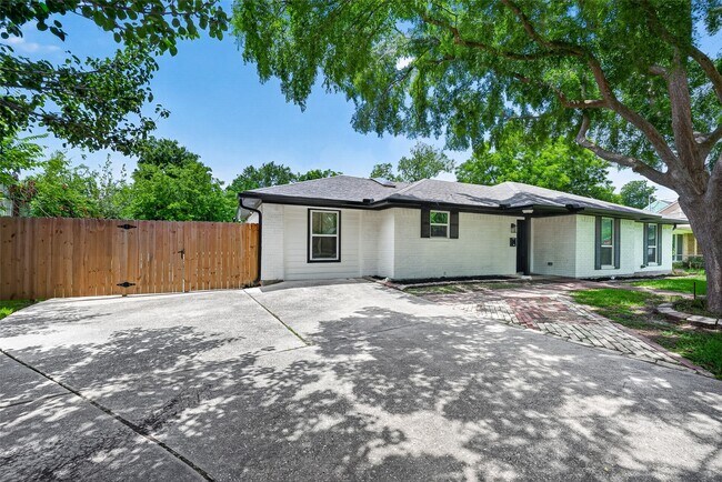 Building Photo - 1206 Riggs Rd