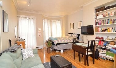 Building Photo - 3 St Charles St