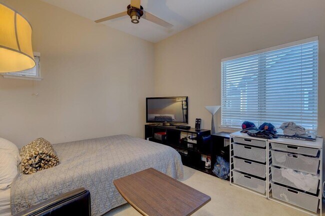 Building Photo - 57 Oakwood Dr