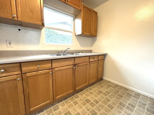 Building Photo - City Heights - Single Family Home with Cen...