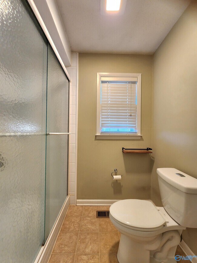Building Photo - 6107 Trailwood Dr