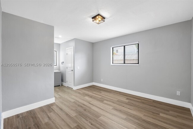 Building Photo - 3481 SW 87th Ct