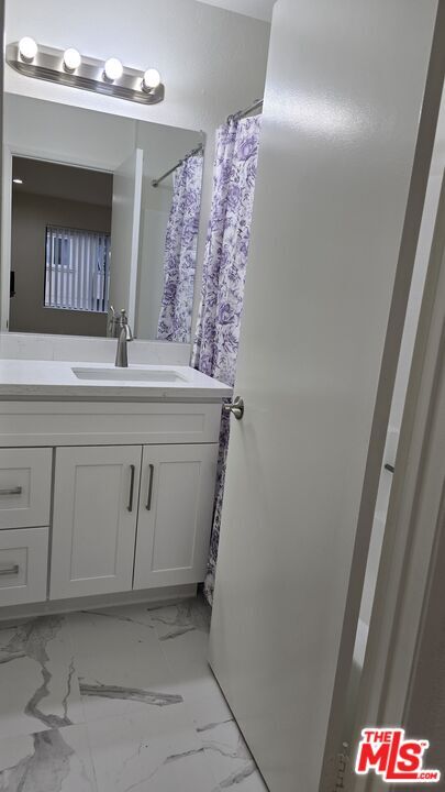 Building Photo - 330 Cameron Pl