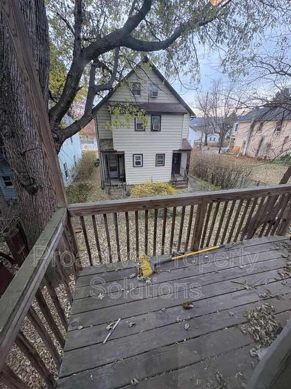 Building Photo - 415 S Main Ave