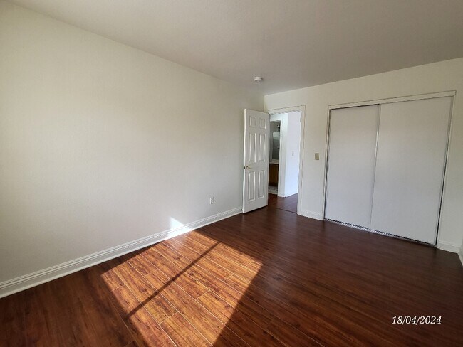 Building Photo - 4330 Mangrove Bay St