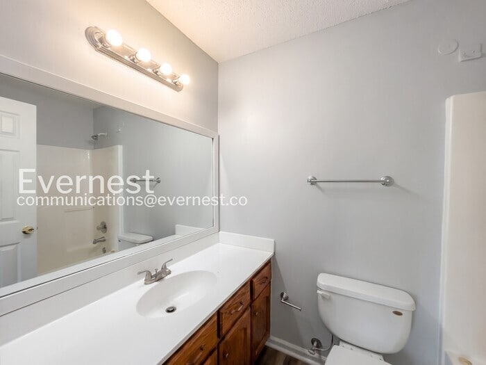 Building Photo - 9136 Kaitlyn Dr S