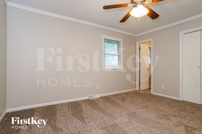 Building Photo - 7305 NW 76 Pl