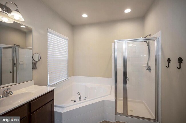 Building Photo - 100 Nestor's Pl