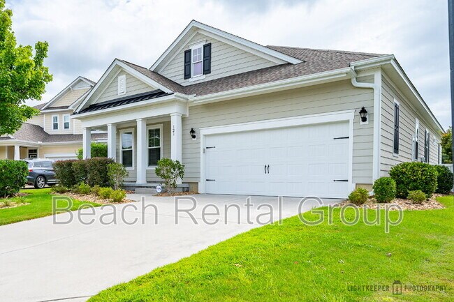 Building Photo - 121 Champions Village Dr