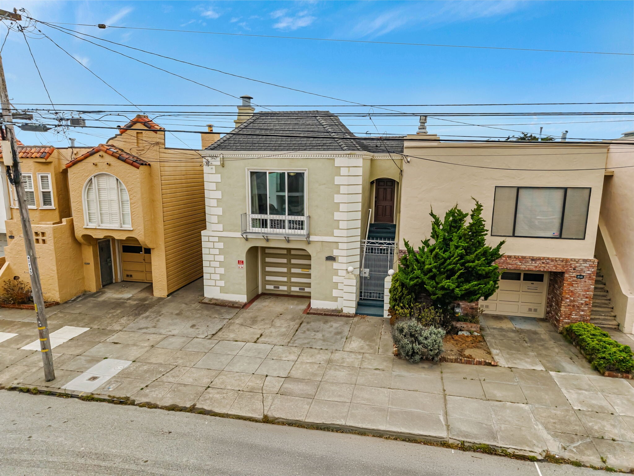 Building Photo - 2145 32nd Ave