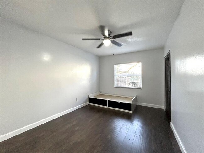 Building Photo - 8948 SW 18th Rd